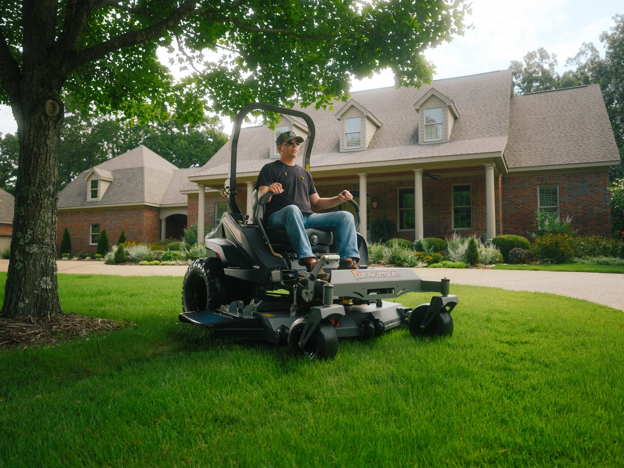 Spartan Rz XD Series Zero Turn Mower Hydro Gear Zt 3400 Transmissions feature image