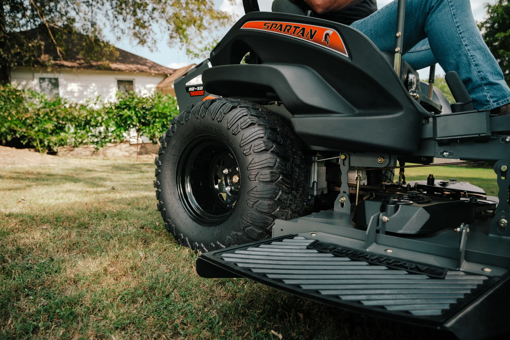 Spartan Rz Xd Zero Turn Rider Rszl2160Fx730 Tire Detail product image