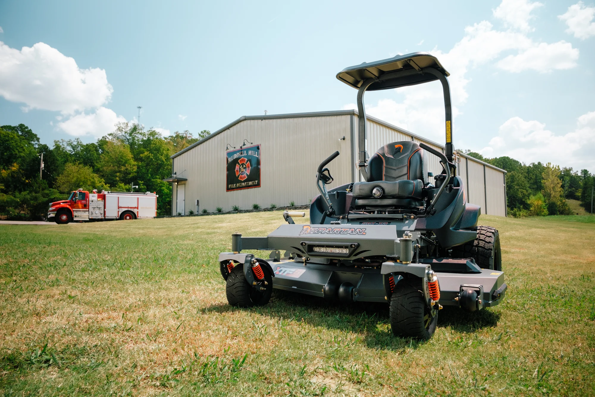 Spartan SRT-XD Zero Turn Rider RSSXD161999KE Spartan Srt Xd Zero Turn Rider Rssxd161999Ke Wide Angle Mower product image