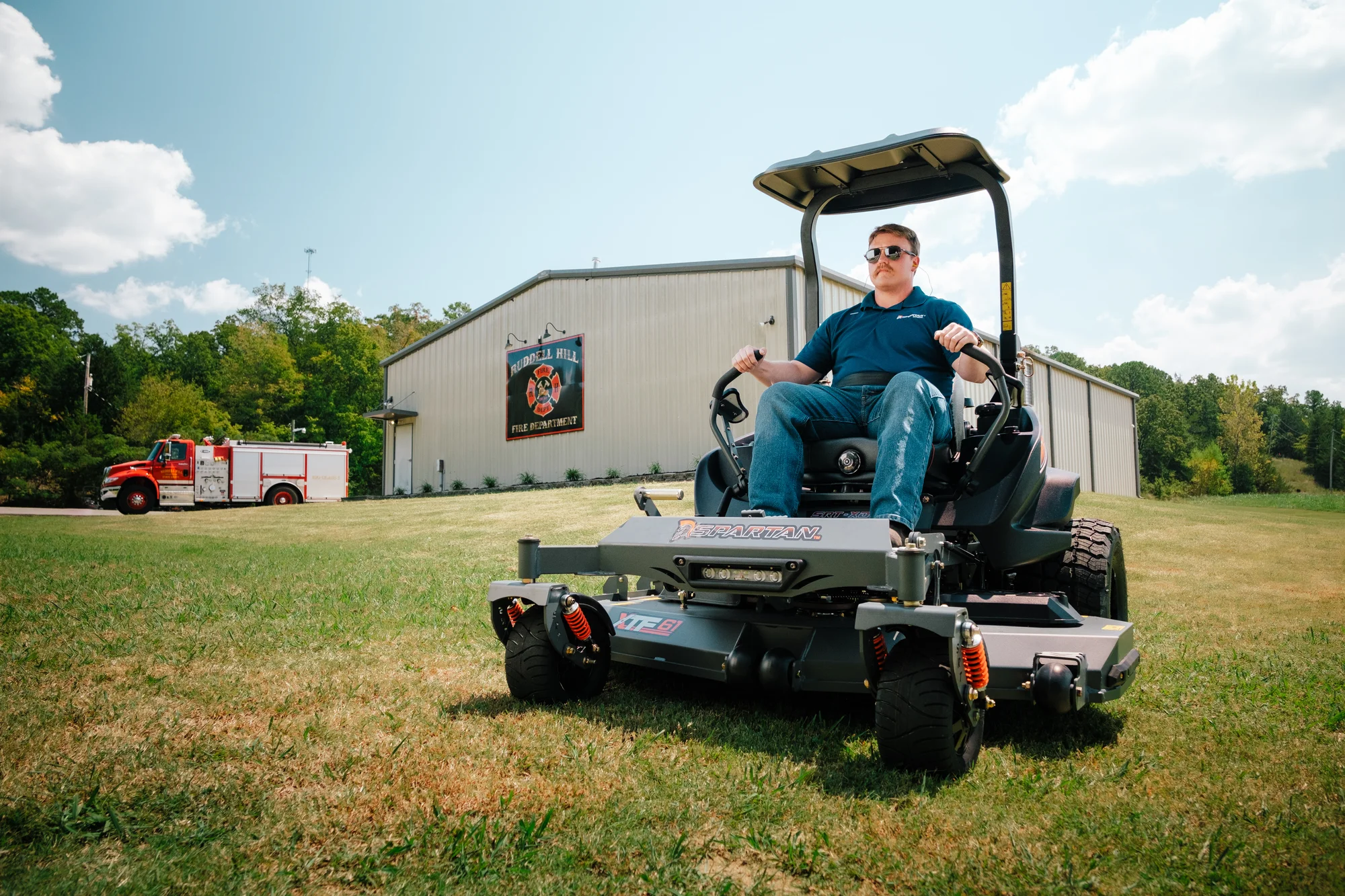Spartan Srt Xd Zero Turn Rider Rssxd161999Ke Wide Angle Mower Man product image