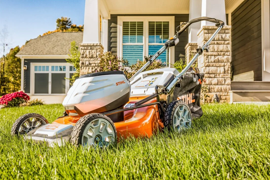 STIHL Battery Operated Series Walk Behind Motors Central Height Adjustment feature image