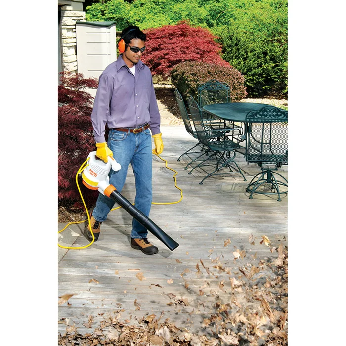 STIHL Bge Series Leaf Blowers Lightweight Construction feature image