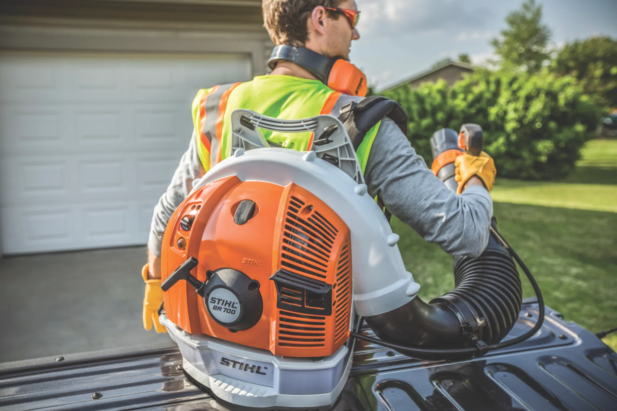 STIHL Br Series Leaf Blowers Comfortable Harness System feature image