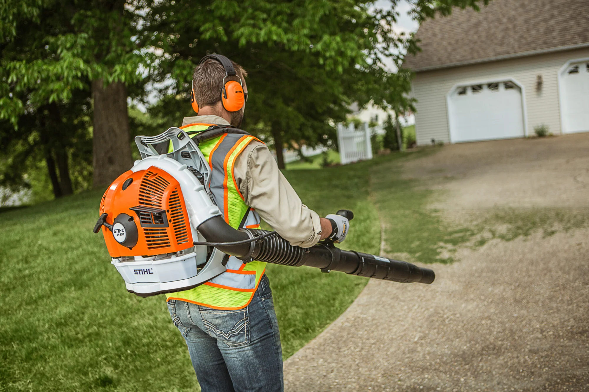 STIHL Br Series Leaf Blowers Professional Backpack Blower feature image