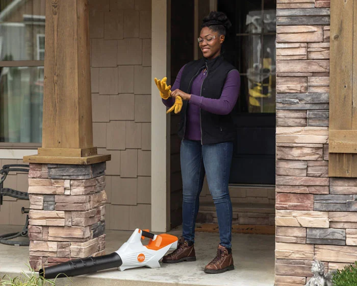 Stihl Handheld Blower BGA 86 Stihl Handheld Blower Bga 86 Woman Door Blower product image