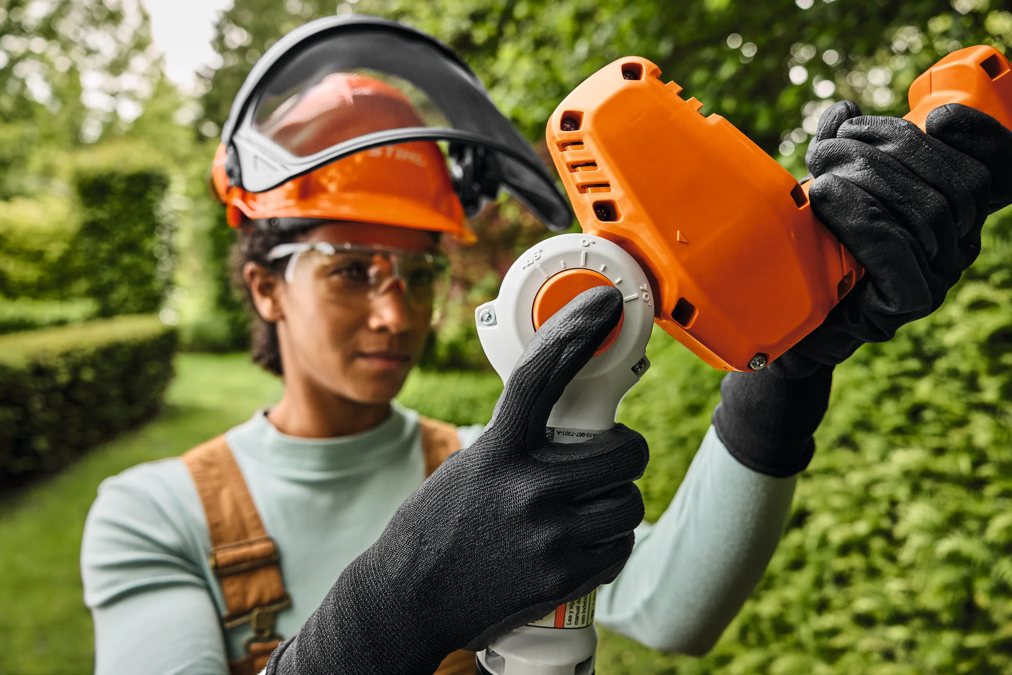 Stihl Extended-Reach Hedge Trimmer HLA 40 Stihl Extended-Reach Hedge Trimmer HLA 40