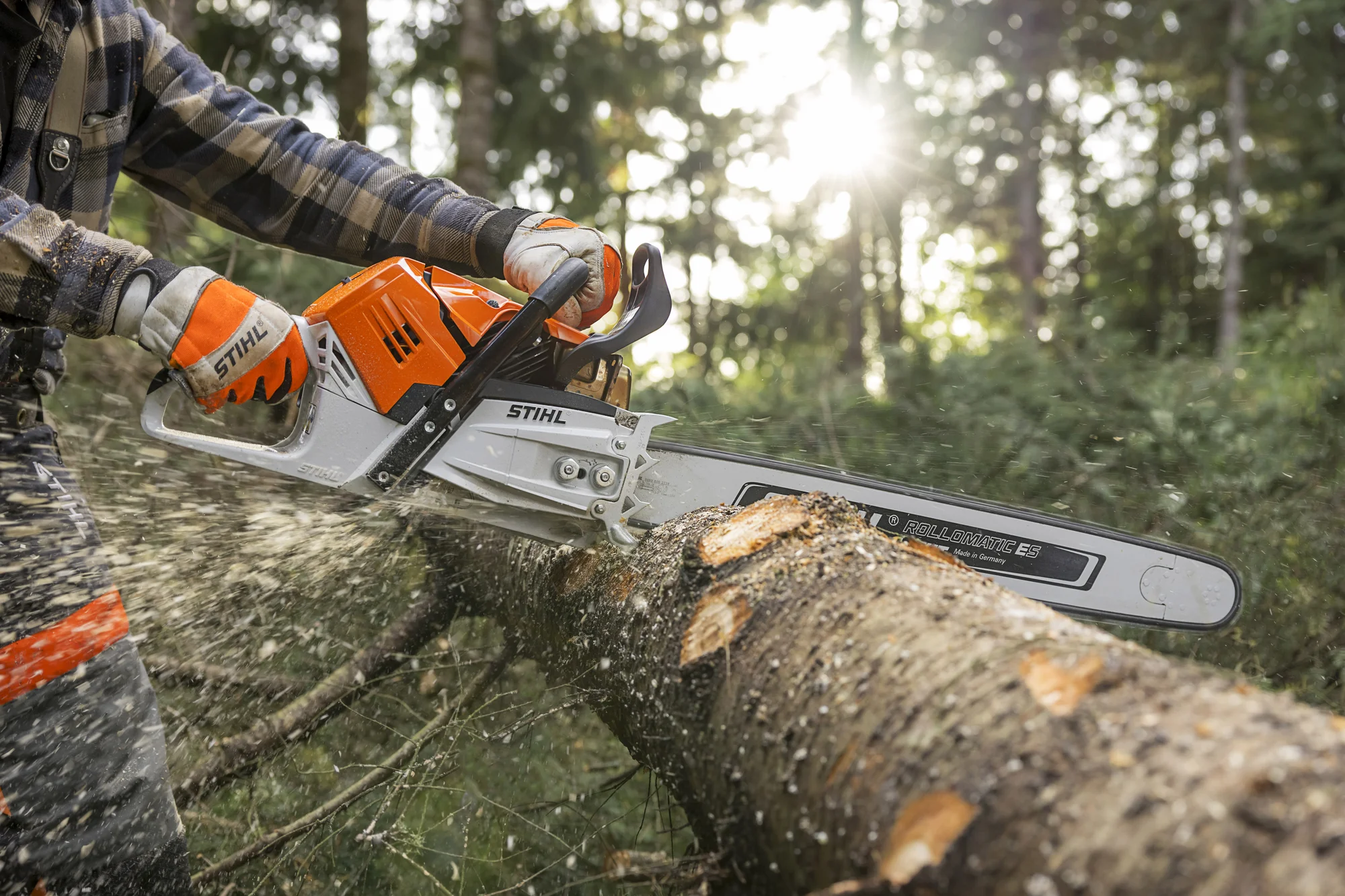 Stihl Ms Series Chainsaw Ms 500I Log Cutting Action product image