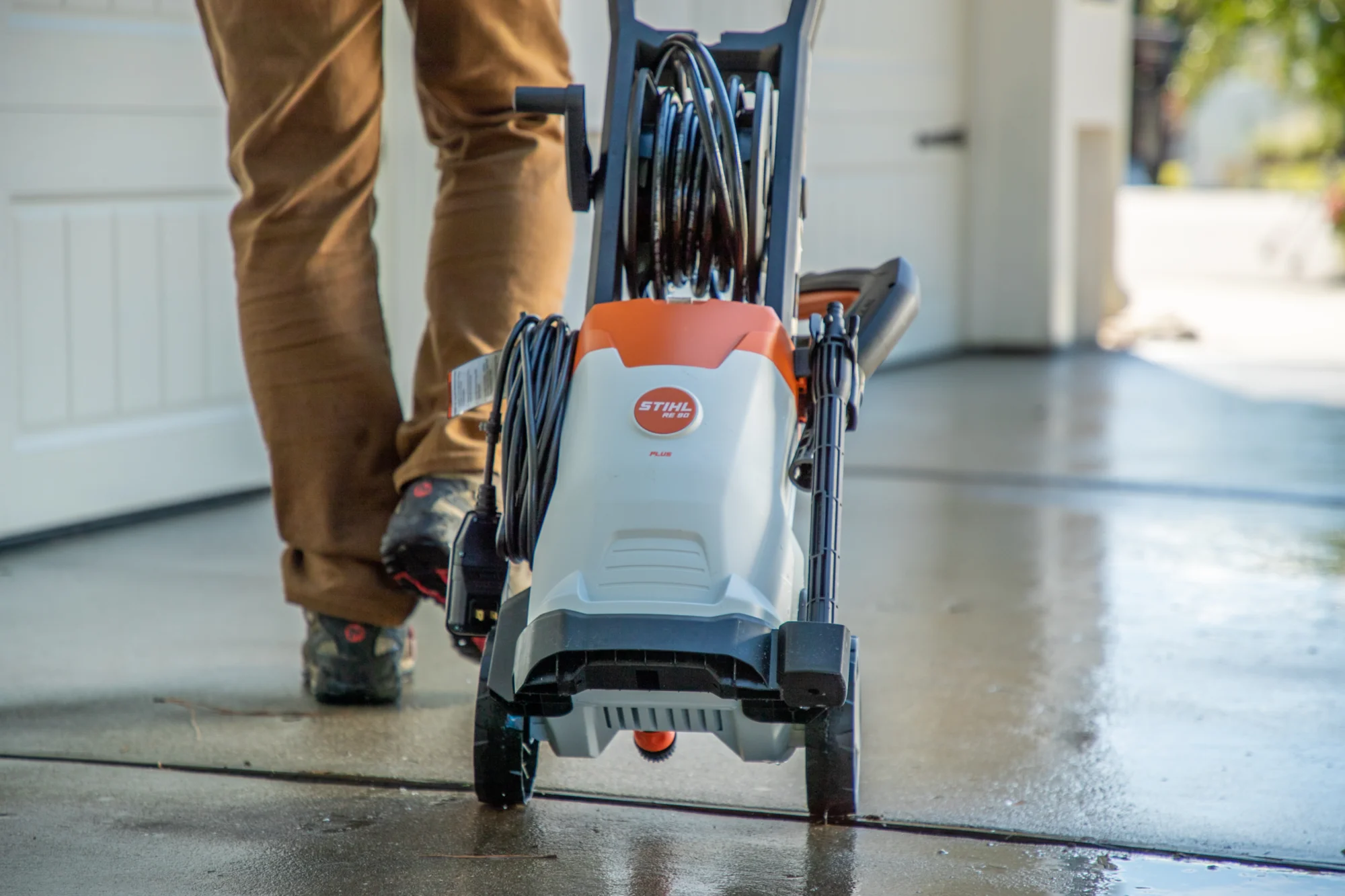 STIHL RE Series Pressure Washers Integrated Hose Reel feature image