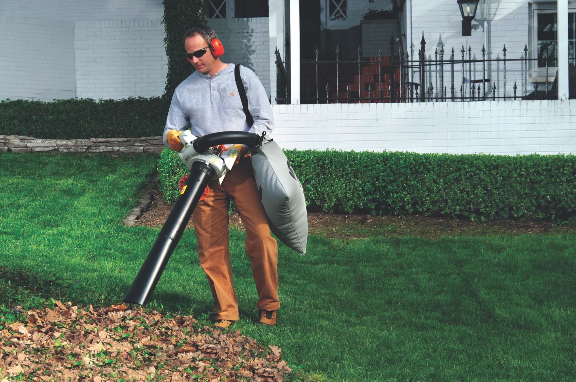STIHL Sh Series Leaf Blowers High Efficiency Mulching feature image