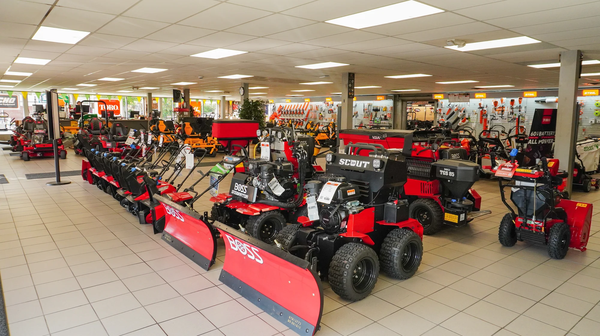 Store Location Livonia Wide Interior Overview product image