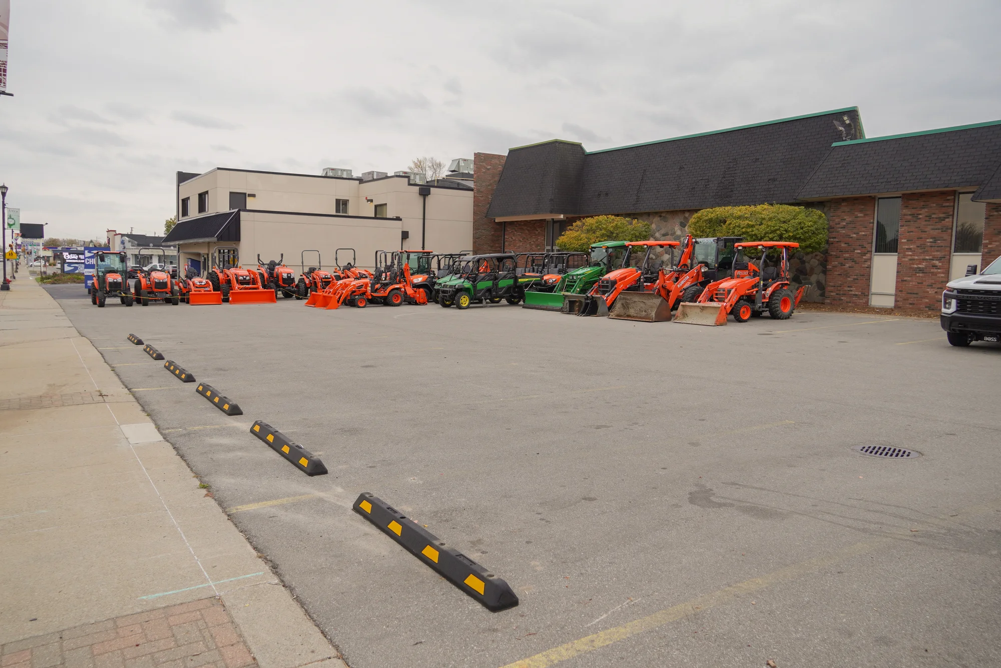 Store Location Utica Loading Bay Pickup Area product image