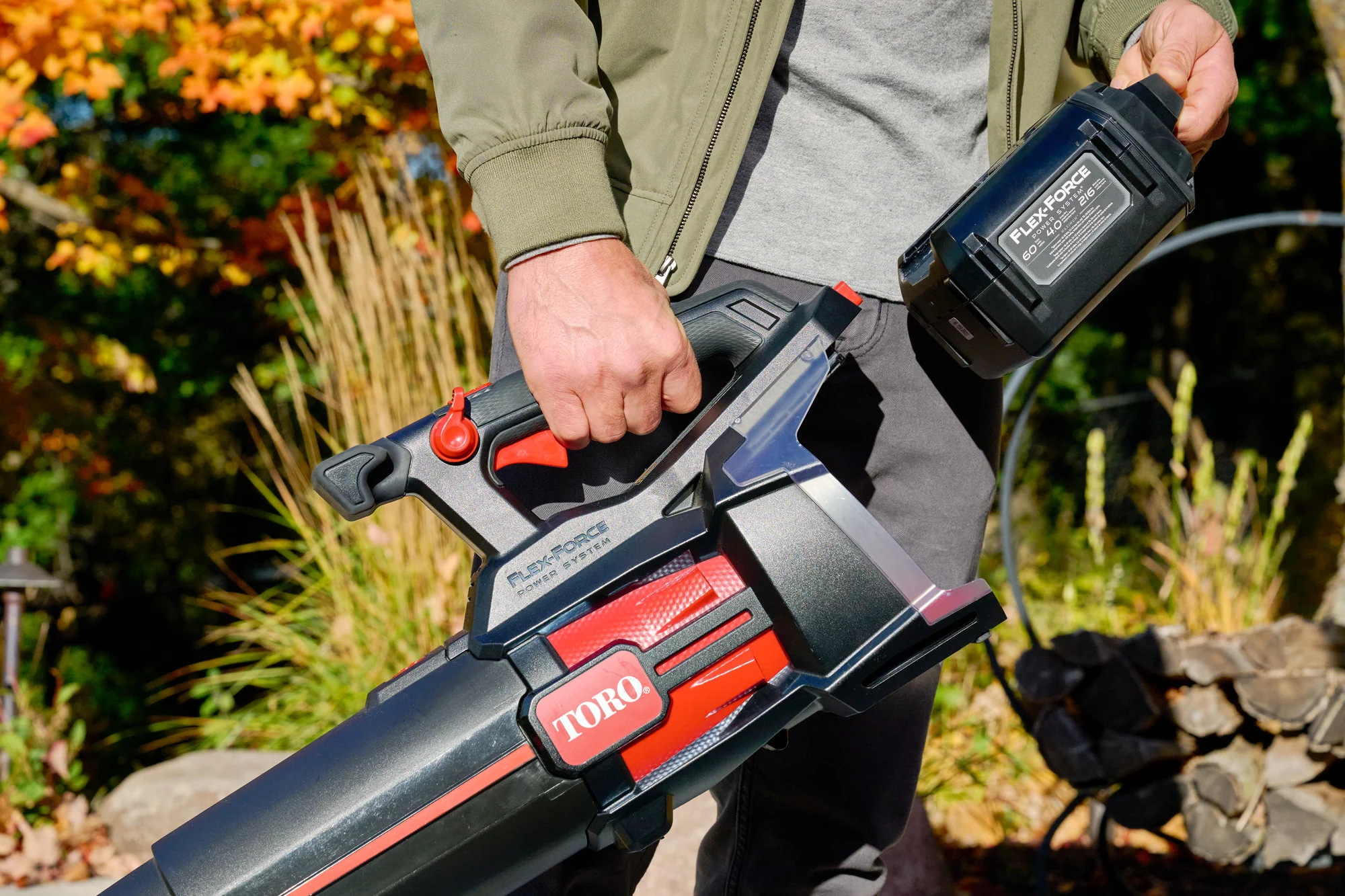Toro 60V Max 900 Series Leaf Blower 51827 Battery Removal Closeup product image