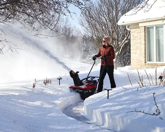 Toro Single Stage Power Clear 721 QZE Snow Blower 38756