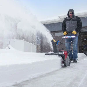 Toro Powerclear 60V Series Snowblowers Lightweight Easy Handling feature image