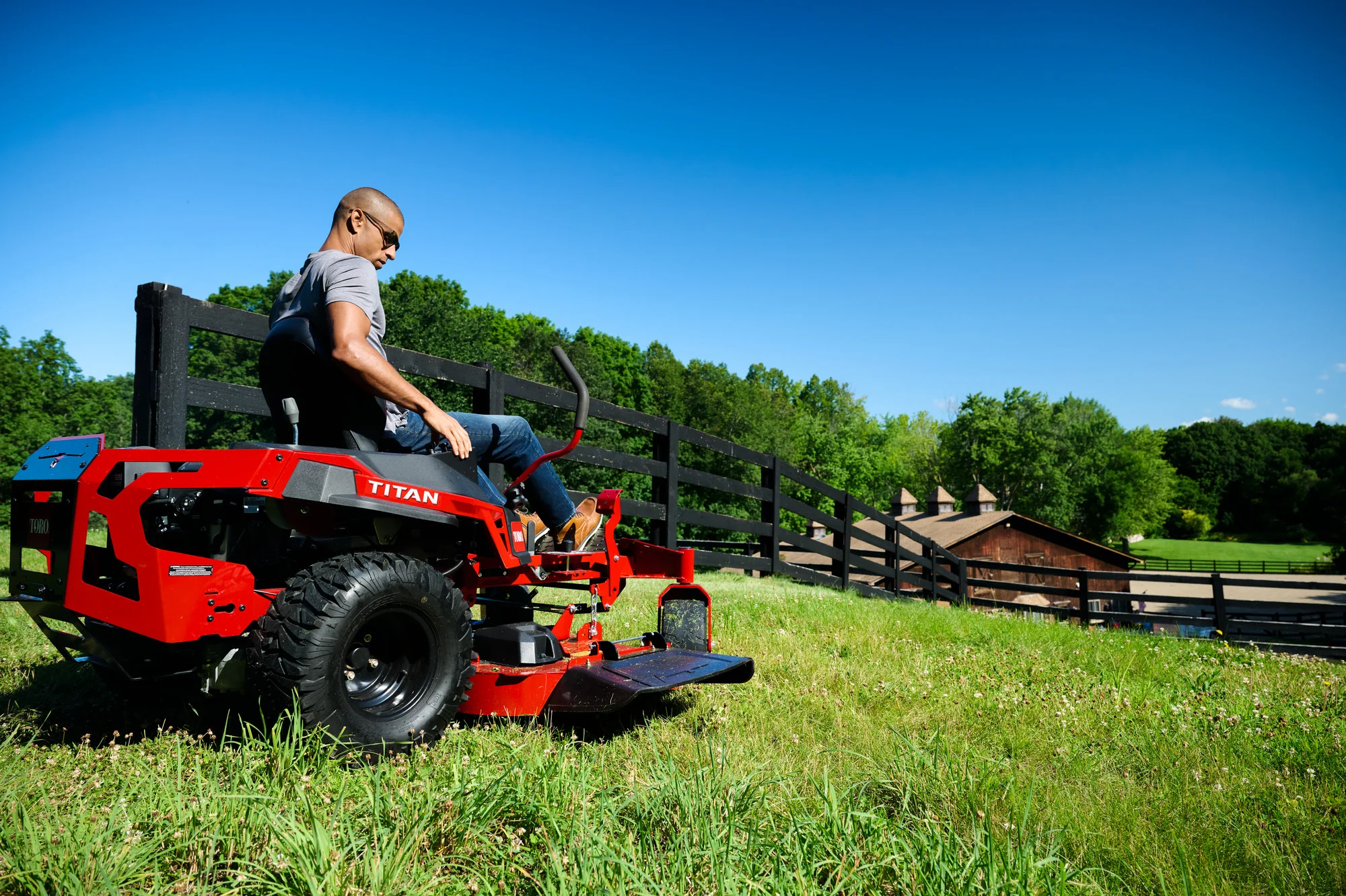Toro Titan Series Zero Turn Rider 76614