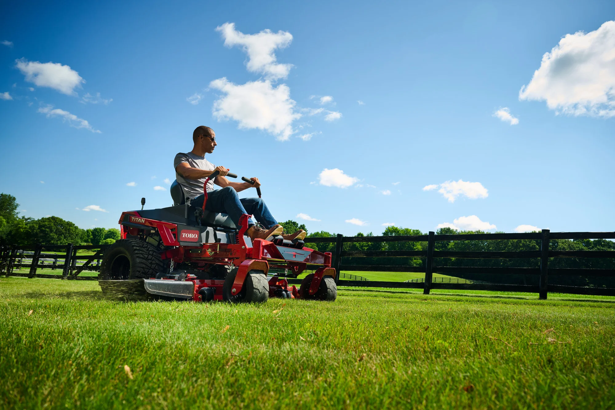 Toro Titan Series Zero Turn Rider 76614