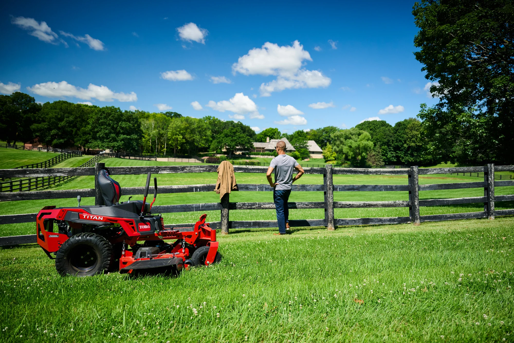 Toro Titan Series Zero Turn Rider 76614