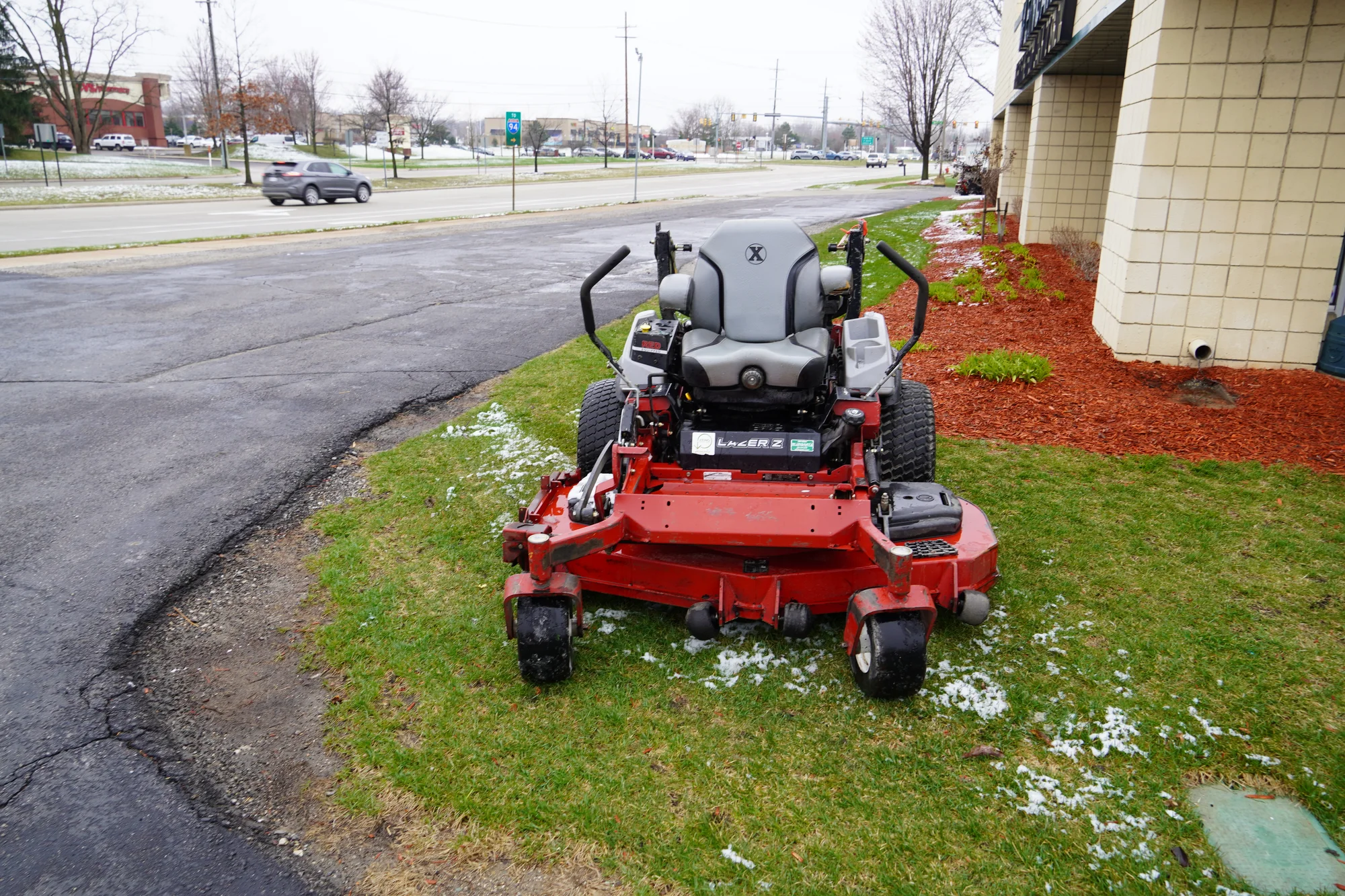 Used Exmark Lazer X Series 60 in Zero Turn Mower TR032025AA-776-7RTM