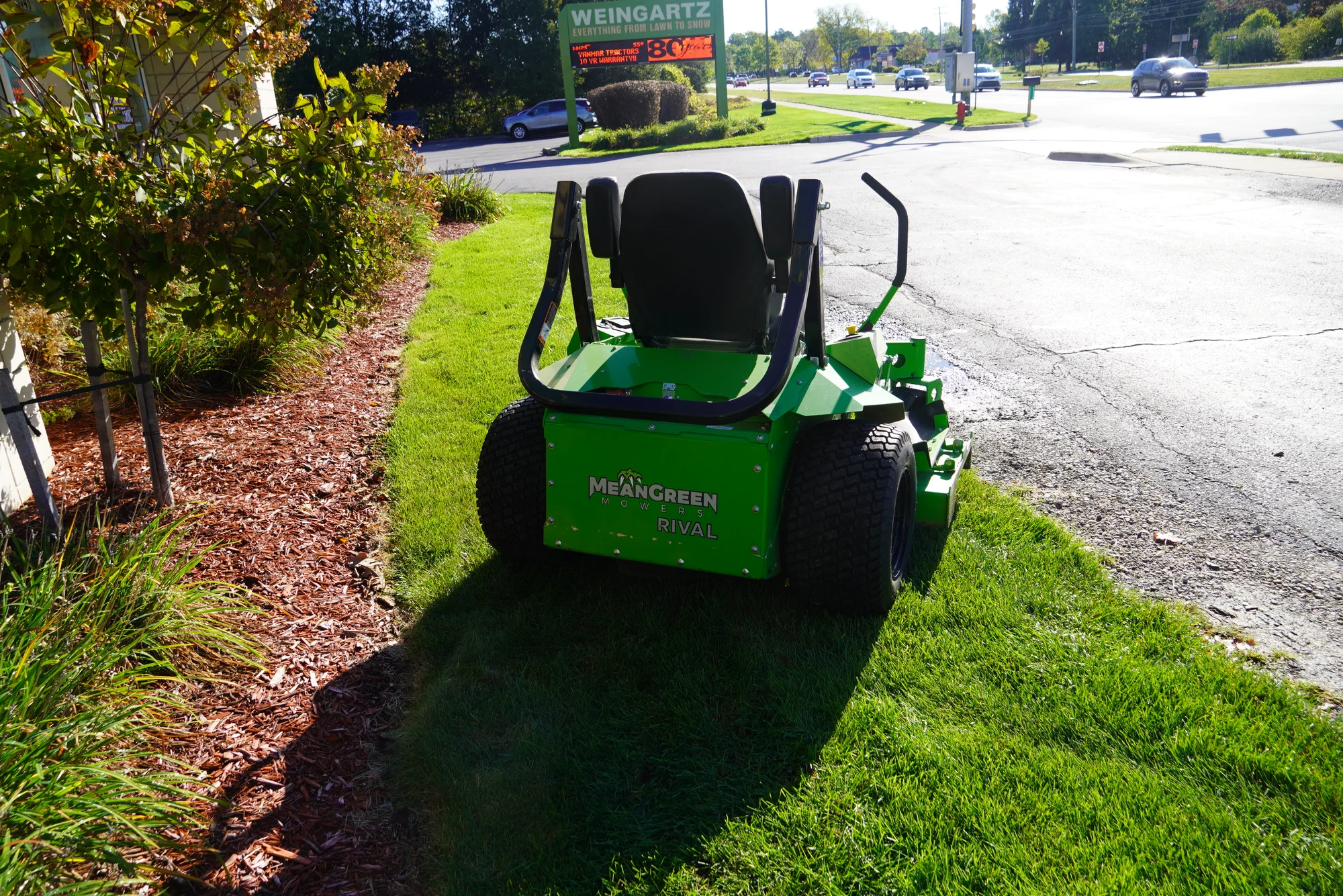 Used Mean Green Rival 60 in Electric Zero Turn Mower TR052324AA-997-7RTM Tr052324aa 997 7rtm 5