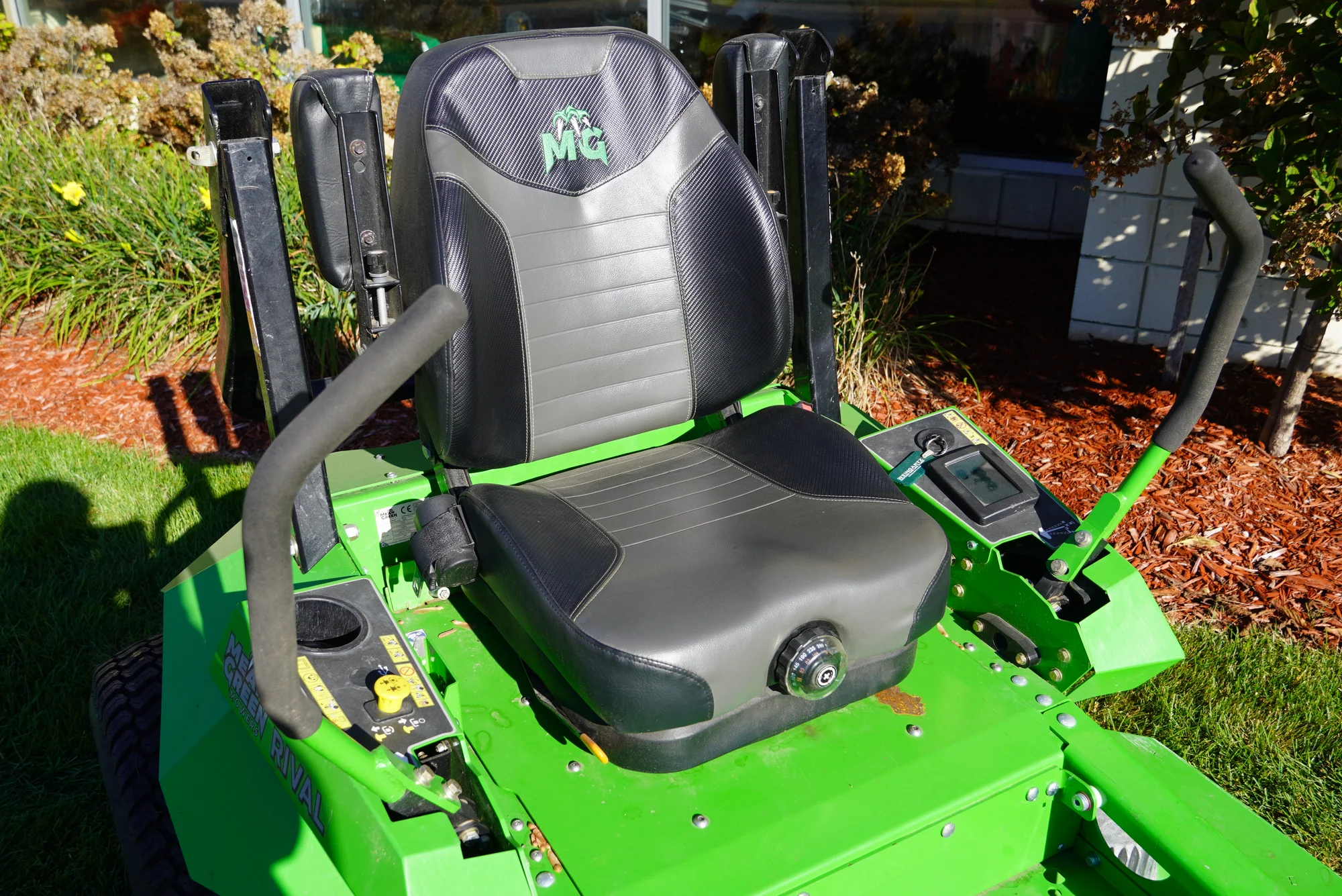 Used Mean Green Rival 60 in Electric Zero Turn Mower TR052324AA-997-7RTM Tr052324aa 997 7rtm 7