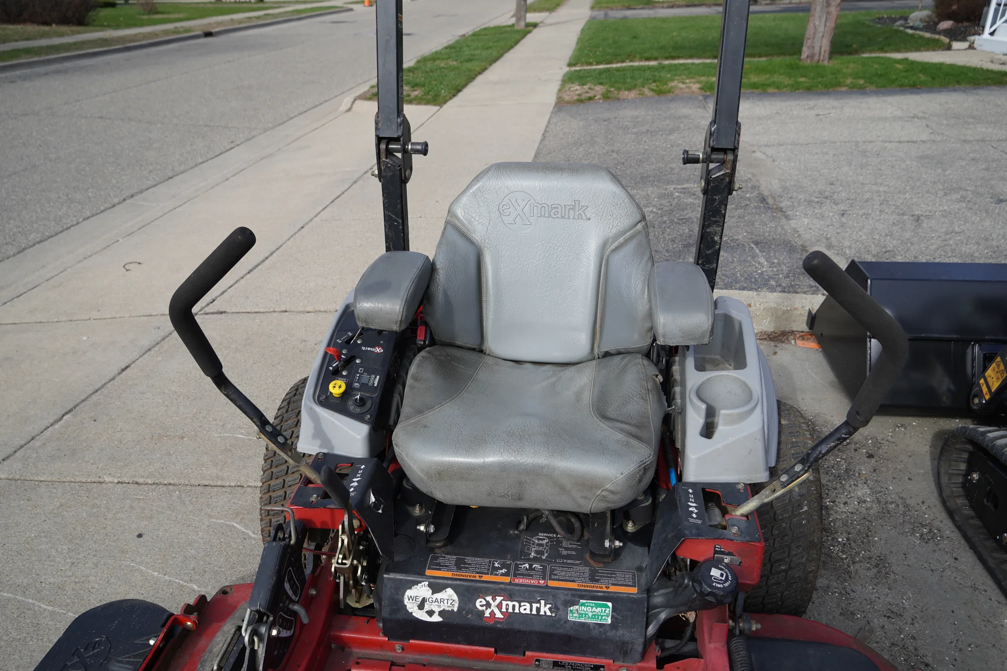 Used Exmark Lazer S Series 60 in Zero Turn Mower TR4556U-25RTM Tr4556u 25rtm 9