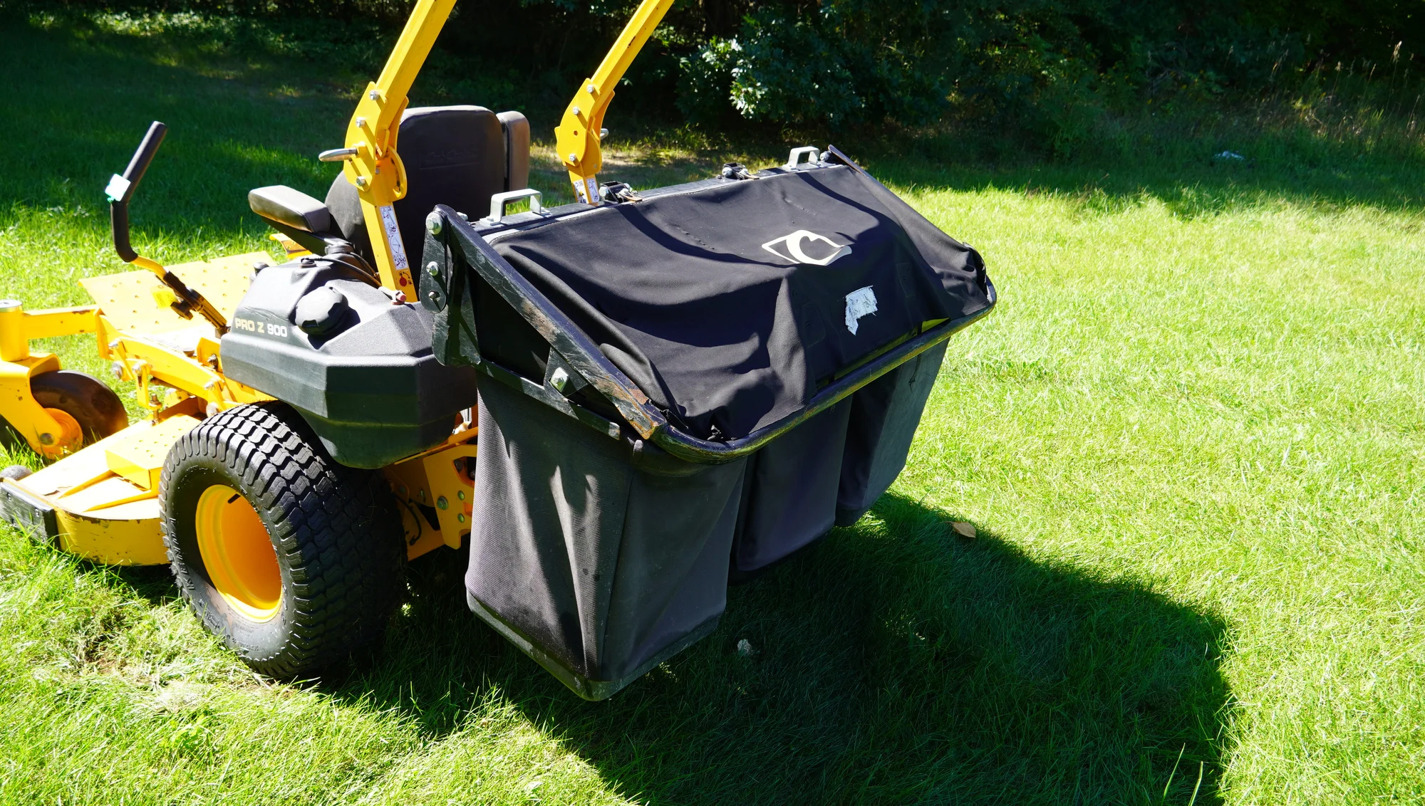 Used Cub Cadet PRO Z 960 60 in Zero Turn Mower with Bagger TR10143RTM Used Cub Cadet PRO Z 960 60 in Zero Turn Mower with Bagger TR10143RTM