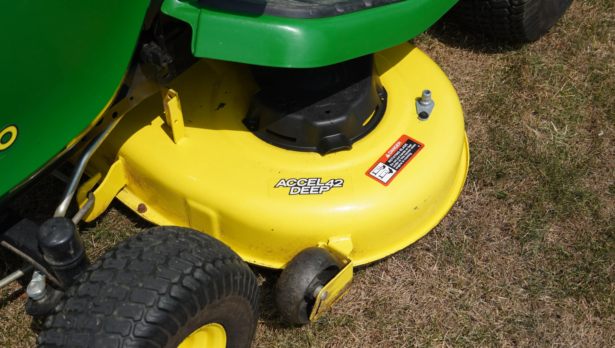 Used John Deere X350 with 42 in mower deck TR4959F Used John Deere X350 with 42 in mower deck TR4959F