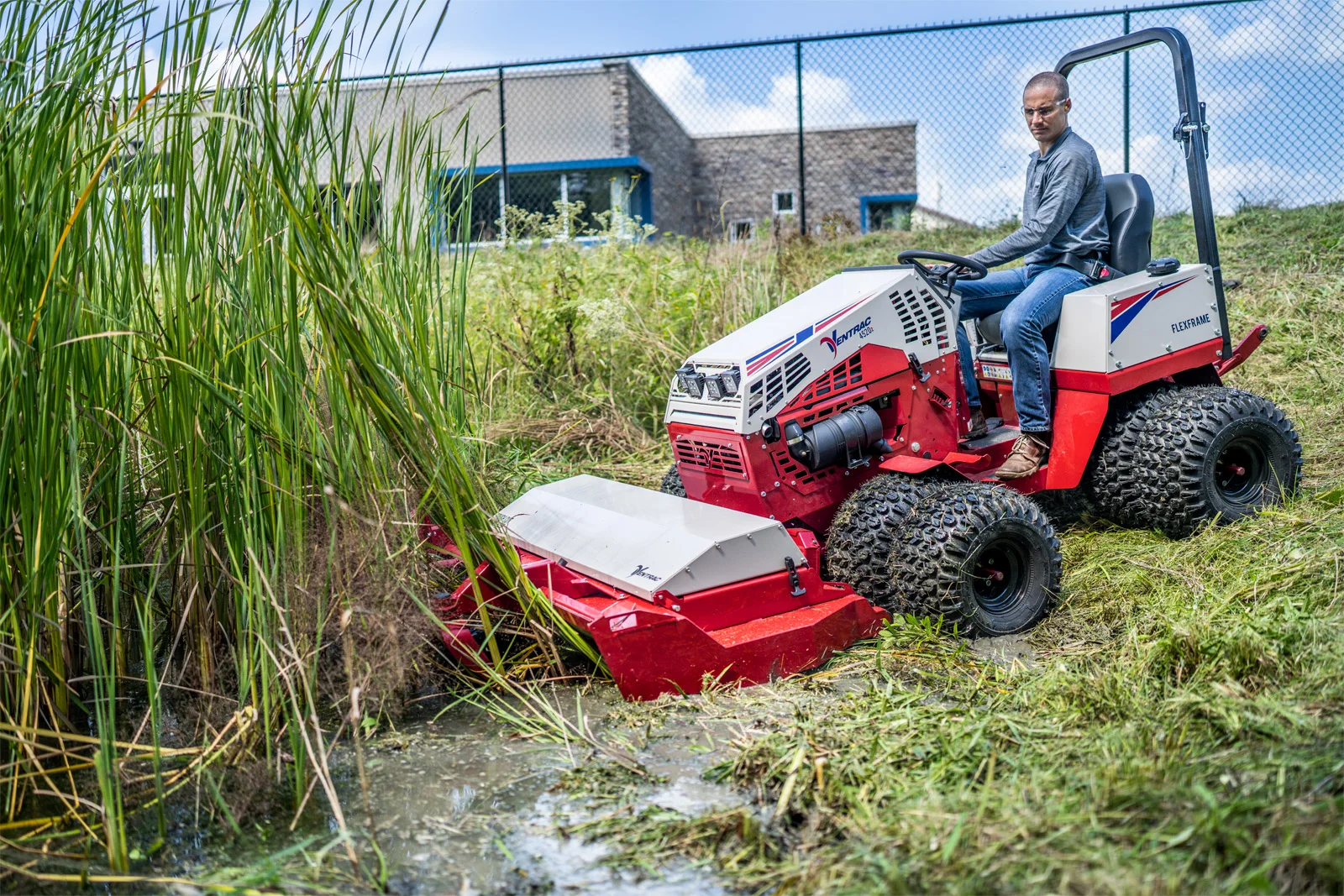 Ventrac 4520 Series Compact Utility Tractors All Wheel Drive With Articulated Frame feature image