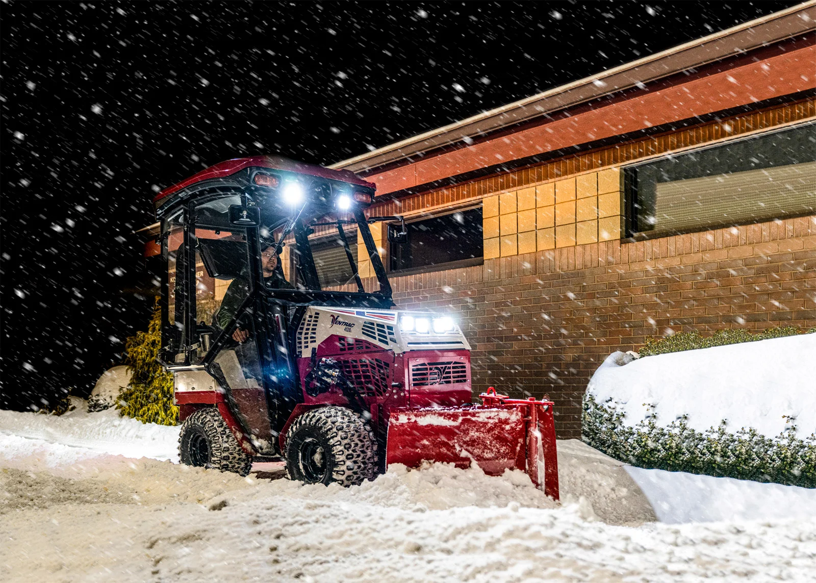 Ventrac 4520 Series Compact Utility Tractors Compact Footprint For Tight Access feature image