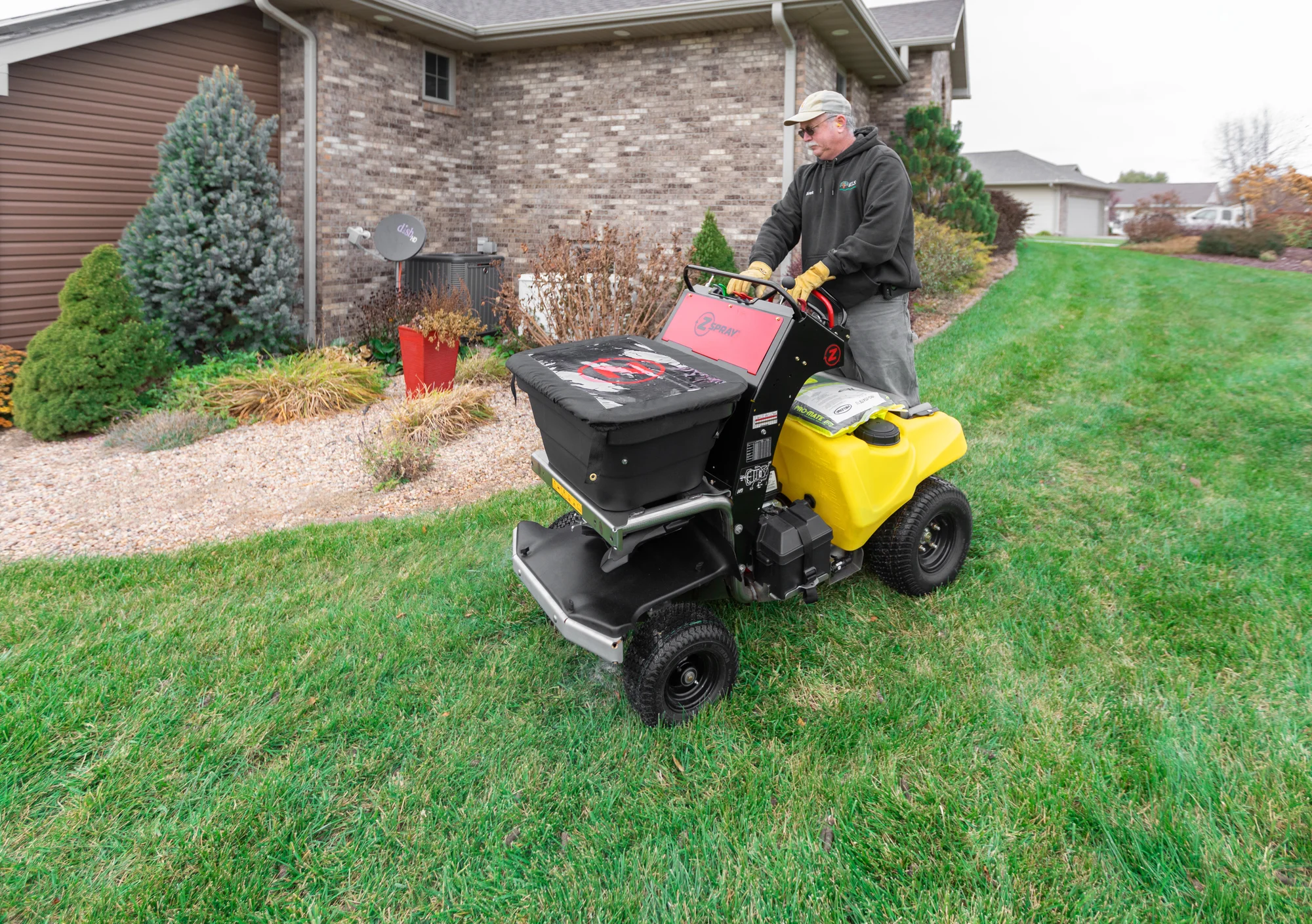 Z-Turf Z-Spray Lean-to-Steer Sprayer ZSL3620 Z Turf Z Spray Lean To Steer Sprayer Zsl3620 Man On Hill product image