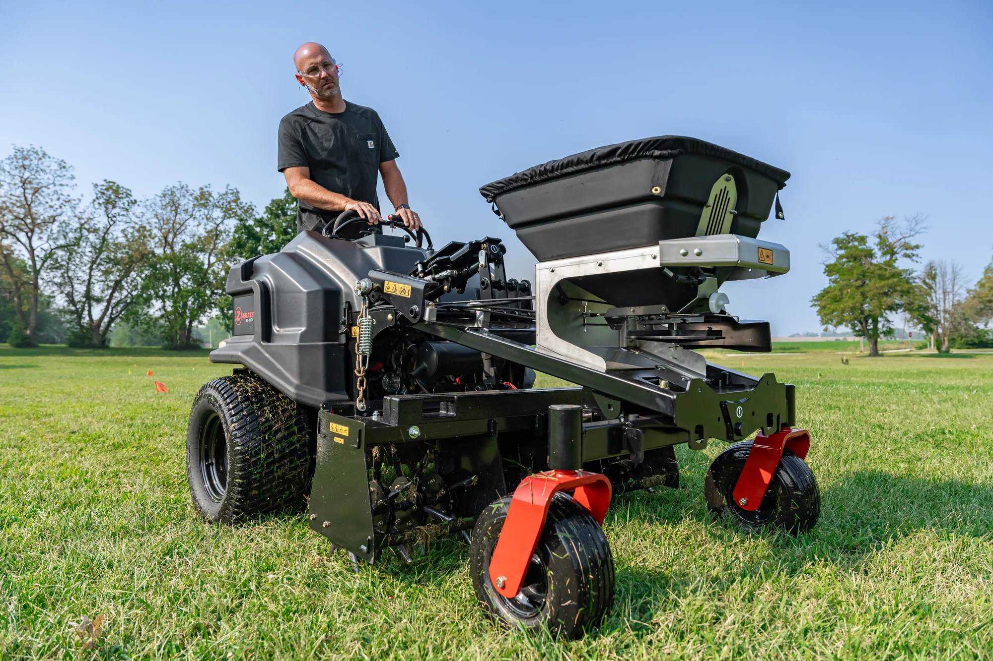Z-Turf Z-Spray Max Sprayer ZSX5260 Z Turf Z Spray Max Sprayer Zsx5260 Man Spraying Property product image