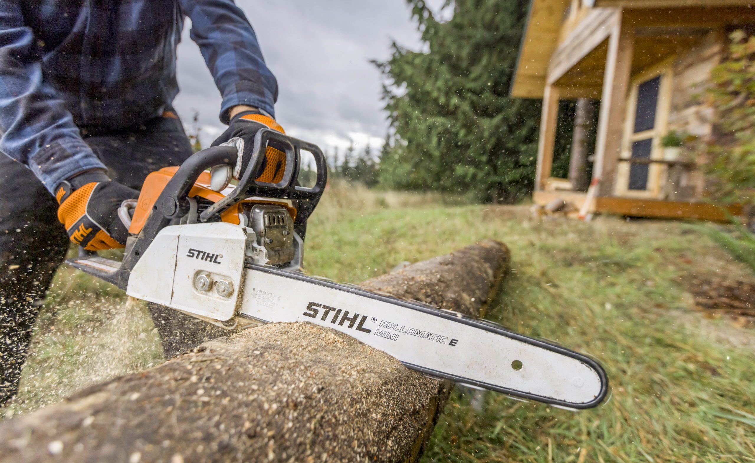 The Right Amount of Chainsaw Oil