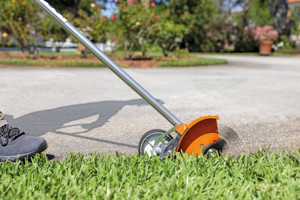 Getting a Crisp Edge on Flower Beds and Mulch