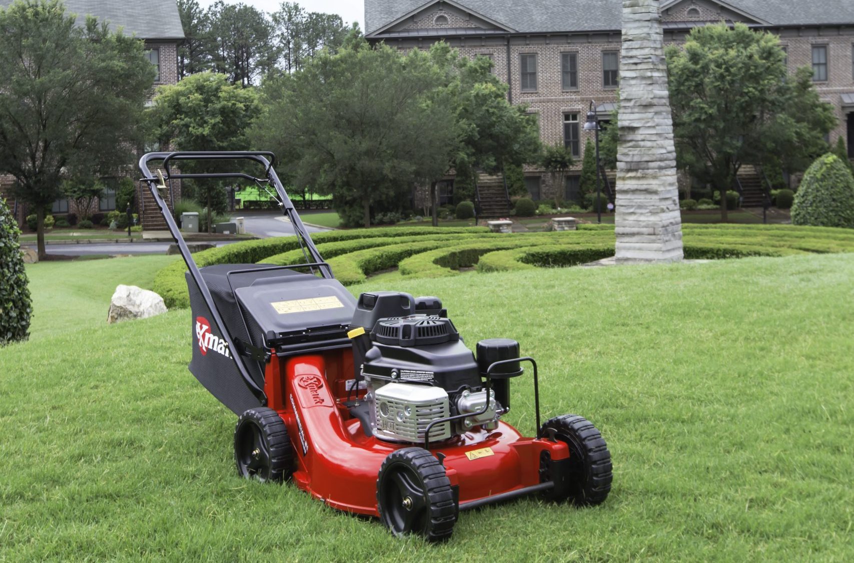 Buyer’s Guide to Walk Behind Lawn Mowers