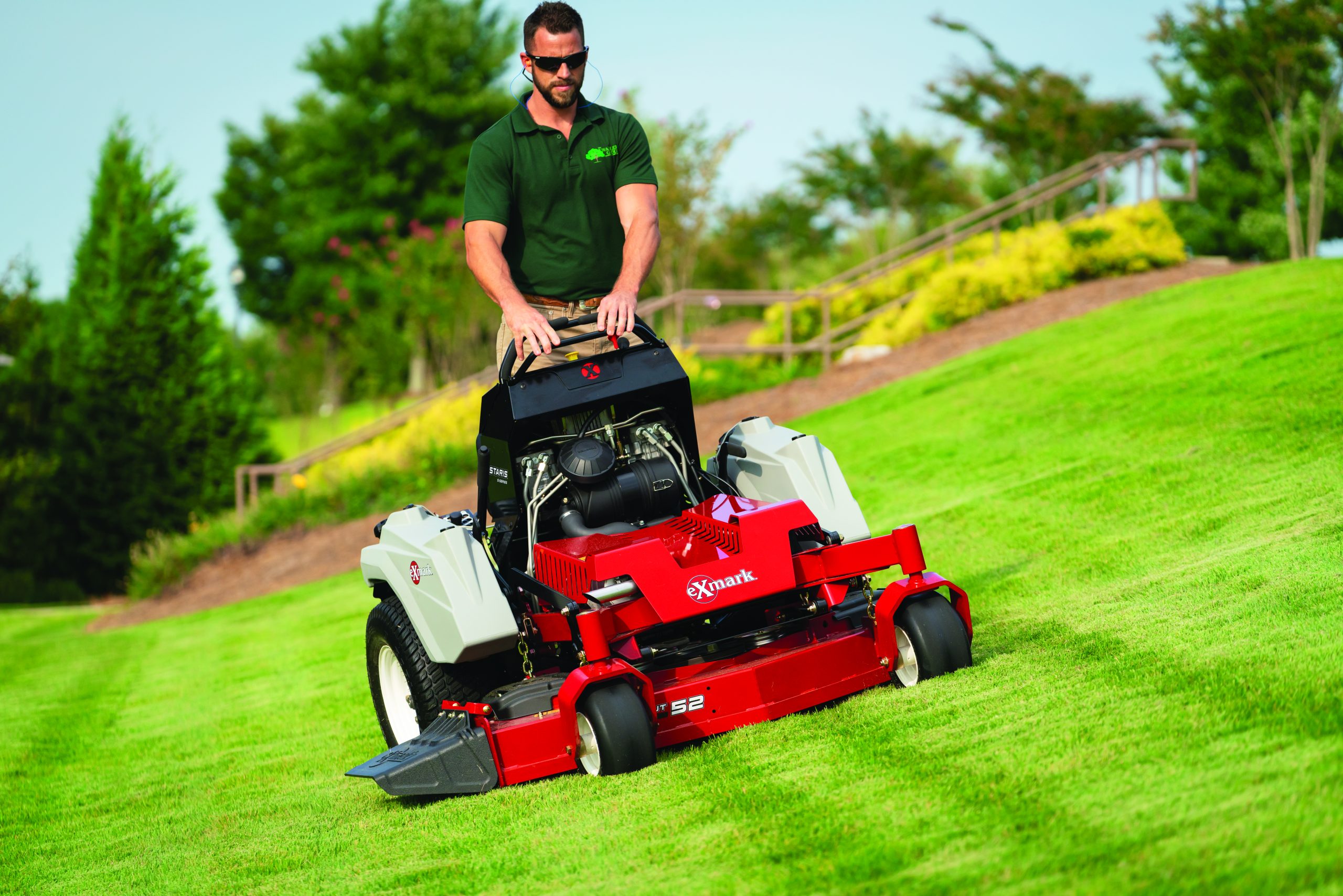 Buyer’s Guide to Exmark Staris Stand On Mowers